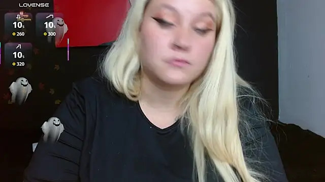 Snapshot of miley_jensen chatting on 10.30.25 miley jensen online show from 10.30.25