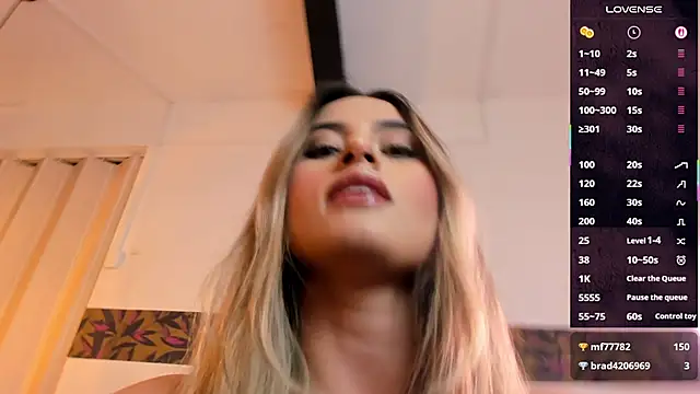 KiaraCarter online show from 11.20.25