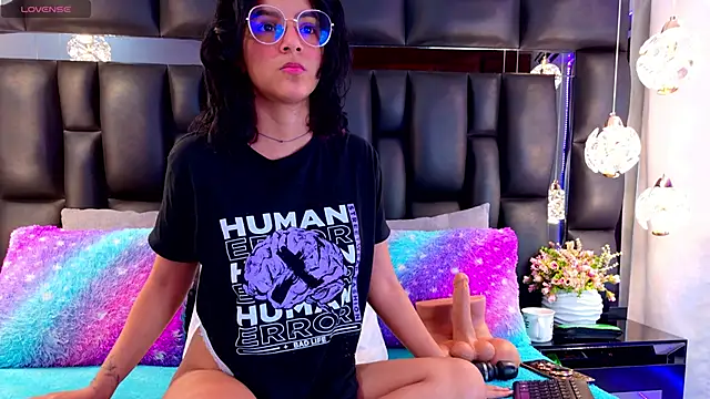 Iris Ross  online show from 01.18.25