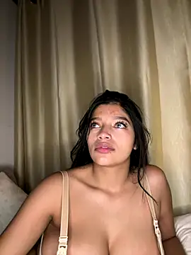 Snapshot of AgathaGeorgiou chatting on 10.09.25 AgathaGeorgiou online show from 10.09.25