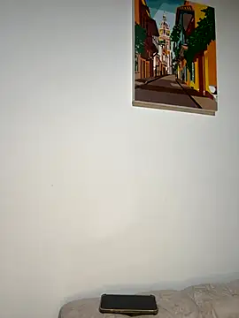 Snapshot of AgathaGeorgiou chatting on 10.29.25 AgathaGeorgiou online show from 10.29.25