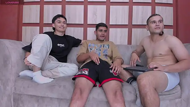 Snapshot of blessmyneighbors2 chatting on 01.09.25 blessmyneighbors2 online show from 01.09.25