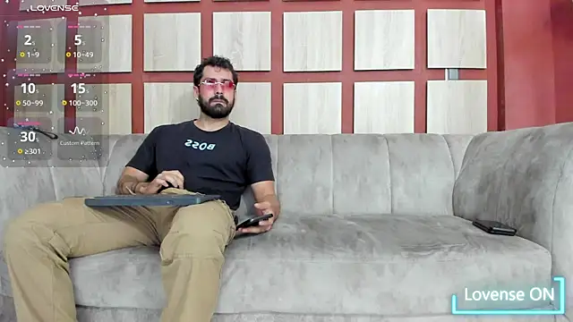 Snapshot of blessmyneighbors2 chatting on 02.08.25 blessmyneighbors2 online show from 02.08.25