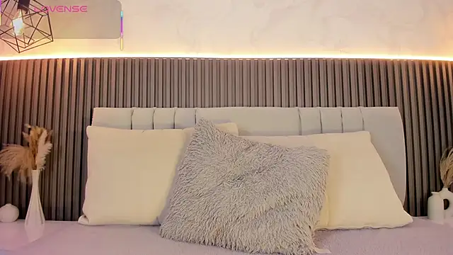 SHANONCLARK online show from 10.12.25