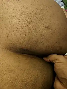 Snapshot of flamingoss chatting on 10.31.25 flamingoss online show from 10.31.25