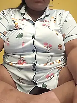 Snapshot of flamingoss chatting on 11.04.25 flamingoss online show from 11.04.25