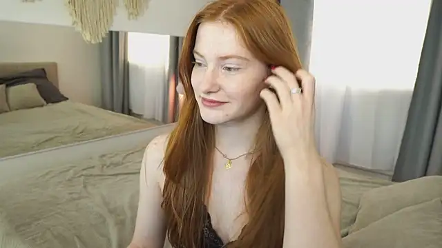 FiaMoor online show from 10.13.25