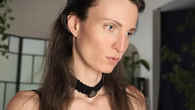 yulladao online show from 10.12.25