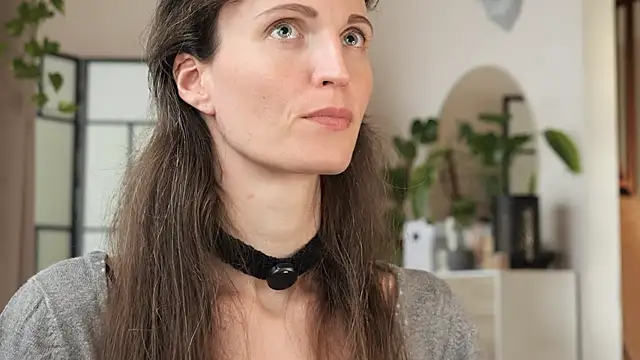 yulladao online show from 10.20.25