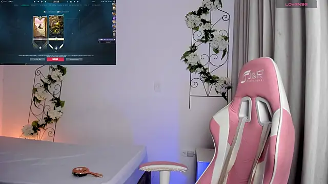 Jiggly   online show from 09.10.25