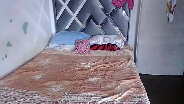 Snapshot of Mane_leet chatting on 10.31.25 Mane leet online show from 10.31.25