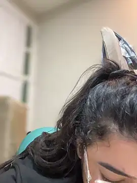 Snapshot of Lia_flowers chatting on 10.29.25 Lia flowers online show from 10.29.25