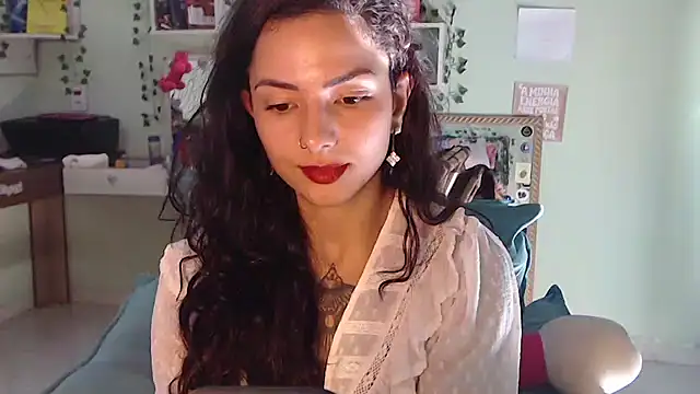 Snapshot of BeellyDance chatting on 04.22.26 BeellyDance online show from 04.22.26