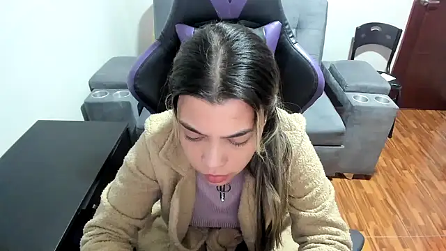 Snapshot of LuisaReyes_2911 chatting on 03.03.25 LuisaReyes 2911 online show from 03.03.25