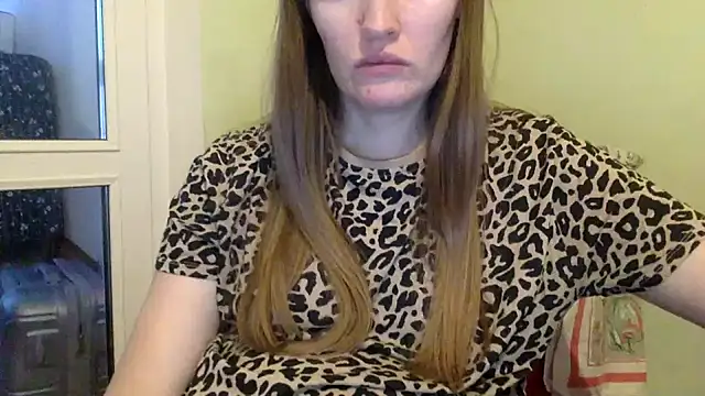 Snapshot of vanessa4you chatting on 02.07.25 vanessa4you online show from 02.07.25