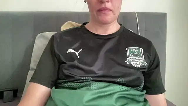 Snapshot of vanessa4you chatting on 10.06.25 vanessa4you online show from 10.06.25