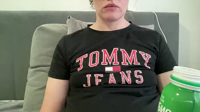 Snapshot of vanessa4you chatting on 10.10.25 vanessa4you online show from 10.10.25