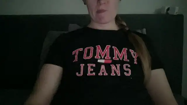 Snapshot of vanessa4you chatting on 10.25.25 vanessa4you online show from 10.25.25