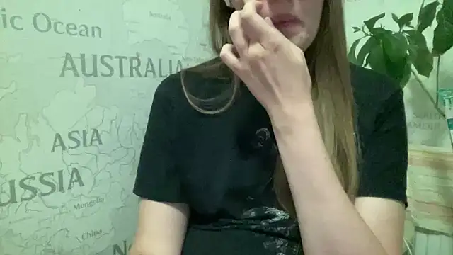 Snapshot of vanessa4you chatting on 11.06.25 vanessa4you online show from 11.06.25