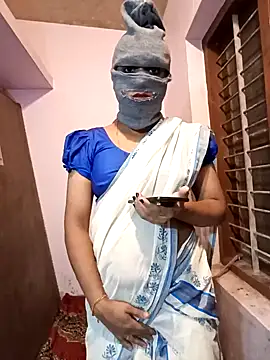 Snapshot of Mallu-Gayathri_Arun chatting on 12.16.24 Mallu-Gayathri Arun online show from 12.16.24