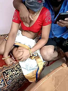 Snapshot of Mallu-Gayathri_Arun chatting on 01.22.25 Mallu-Gayathri Arun online show from 01.22.25