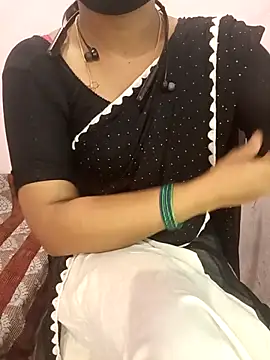 Snapshot of Mallu-Gayathri_Arun chatting on 09.16.25 Mallu-Gayathri Arun online show from 09.16.25