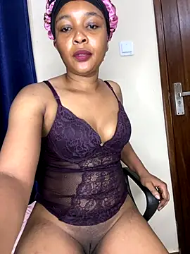 Snapshot of sweetestval chatting on 11.04.25 sweetestval online show from 11.04.25