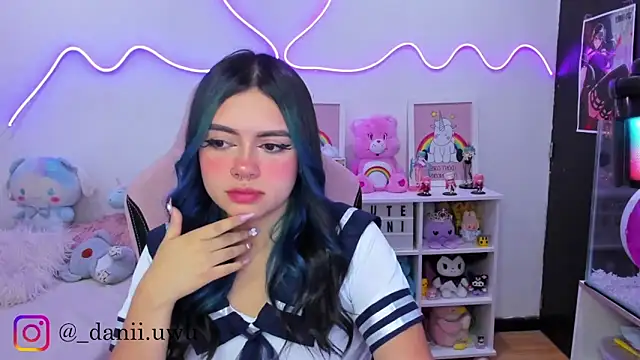 CuteDani  online show from 09.11.25