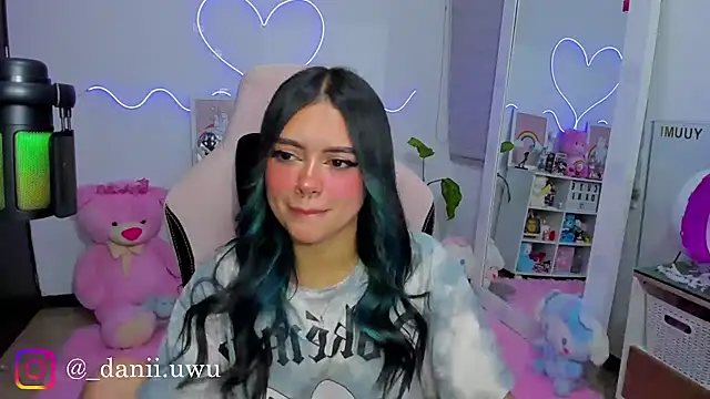 CuteDani  online show from 03.20.26