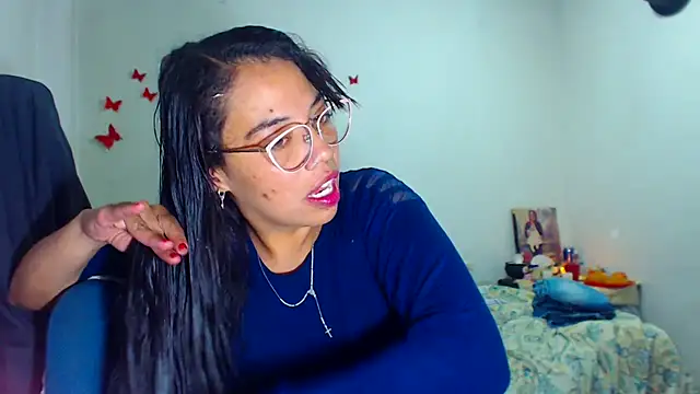 AmaraRoberts420 online show from 11.12.25