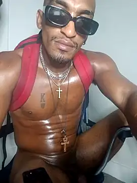 Snapshot of AndreMillz69 chatting on 10.03.25 AndreMillz69 online show from 10.03.25