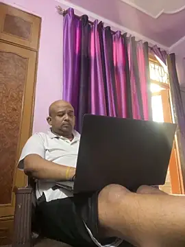 Dick 6inches online show from 10.11.25