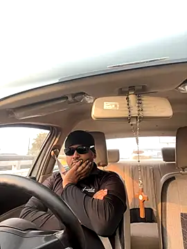 Dick 6inches online show from 11.03.25