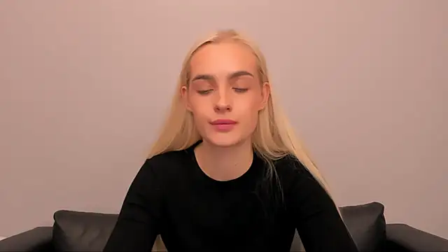 OliviaKisss online show from 11.28.25