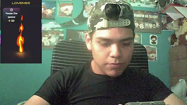 Snapshot of Valesh20 chatting on 05.19.26 Valesh20 online show from 05.19.26