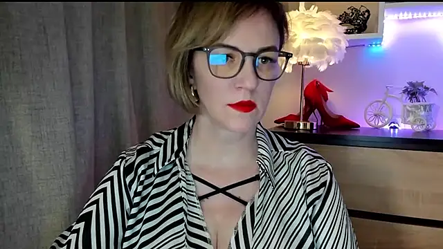 feliziaDesire online show from 10.12.25