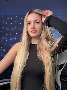 Snapshot of minalawarden chatting on 03.07.25 minalawarden online show from 03.07.25