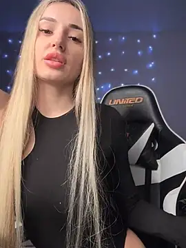 Snapshot of minalawarden chatting on 03.15.25 minalawarden online show from 03.15.25