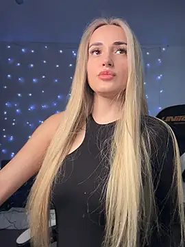 Snapshot of minalawarden chatting on 03.17.25 minalawarden online show from 03.17.25