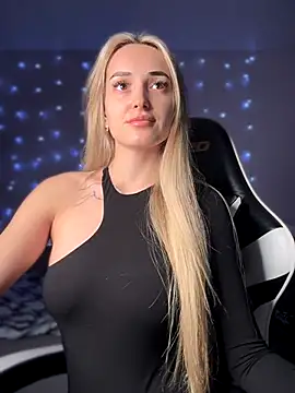 Snapshot of minalawarden chatting on 10.18.25 minalawarden online show from 10.18.25