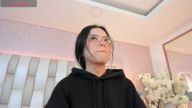 Rebeca jones online show from 02.18.25