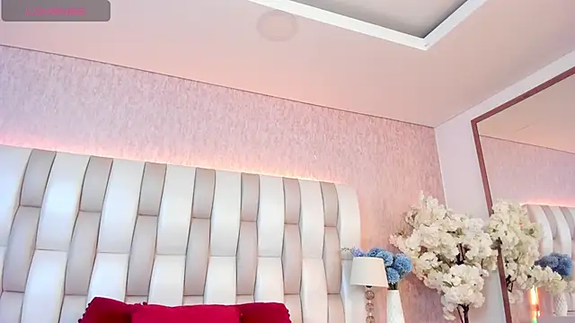 Rebeca jones online show from 03.05.25