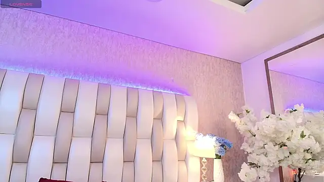 Rebeca jones online show from 03.22.25