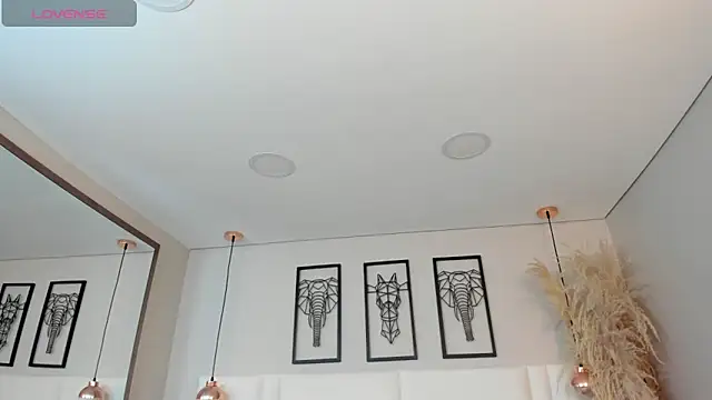 Rebeca jones online show from 11.06.25