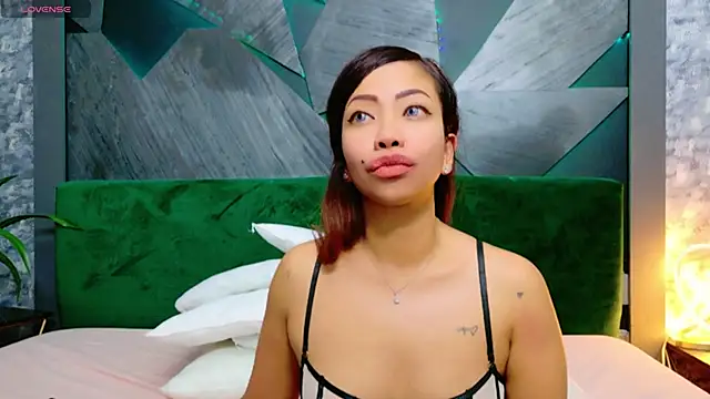 ElyaQuinn online show from 01.19.25