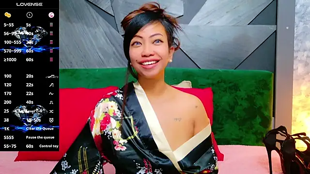 ElyaQuinn online show from 10.06.25