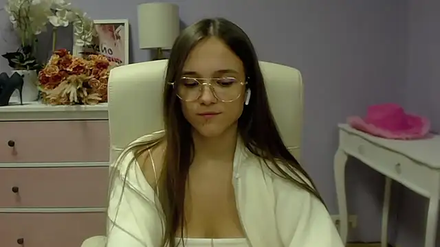 Snapshot of dirtyxEmily chatting on 02.19.25 dirtyxEmily online show from 02.19.25