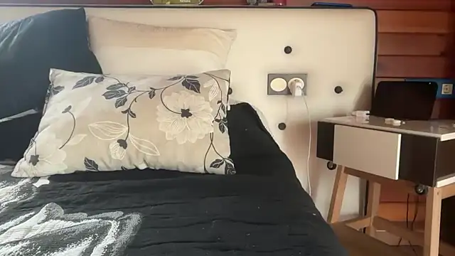 Pitufina love online show from 03.10.26