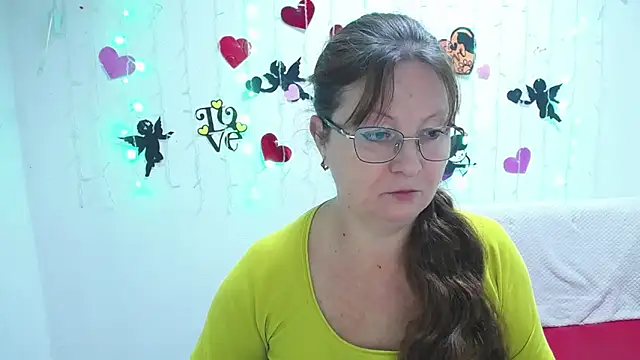 VanessaHotts online show from 02.04.25