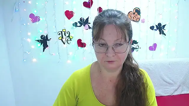 VanessaHotts online show from 02.04.25